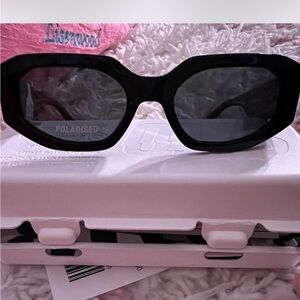Elegant Black Polarized Sunglasses
